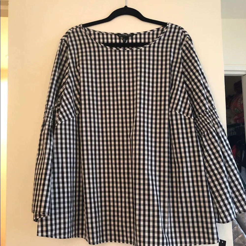 SOLD.  Black And White Blouse